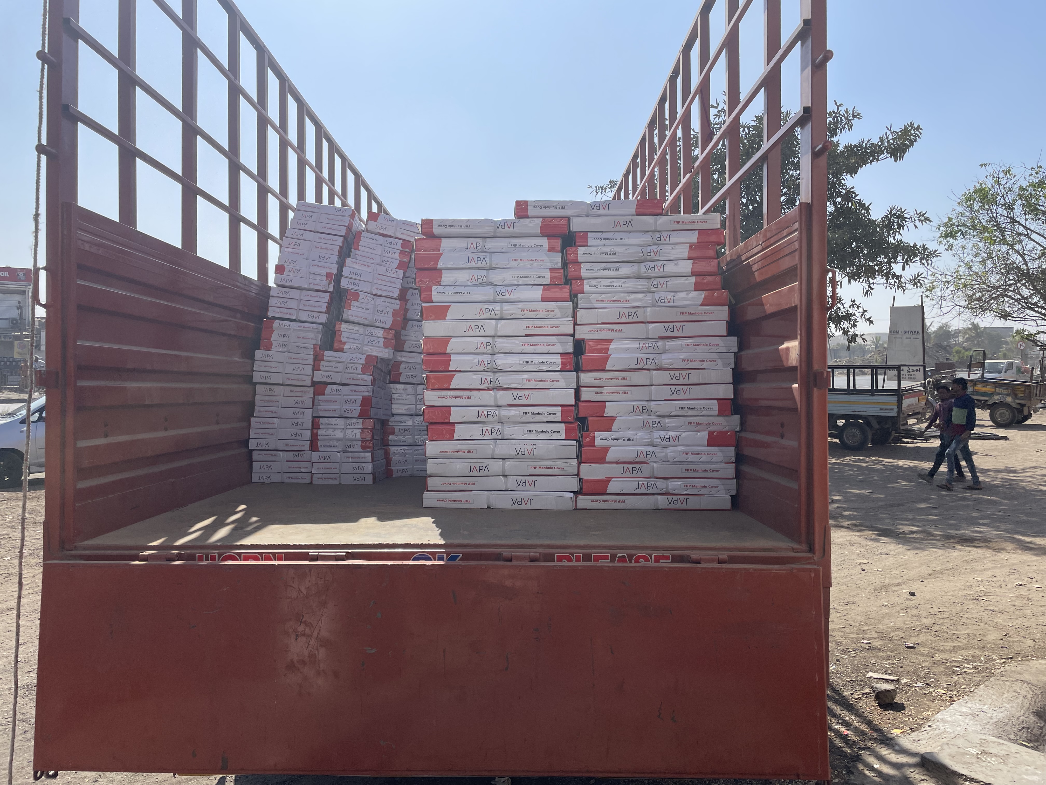 Truck load for frp manhole cover